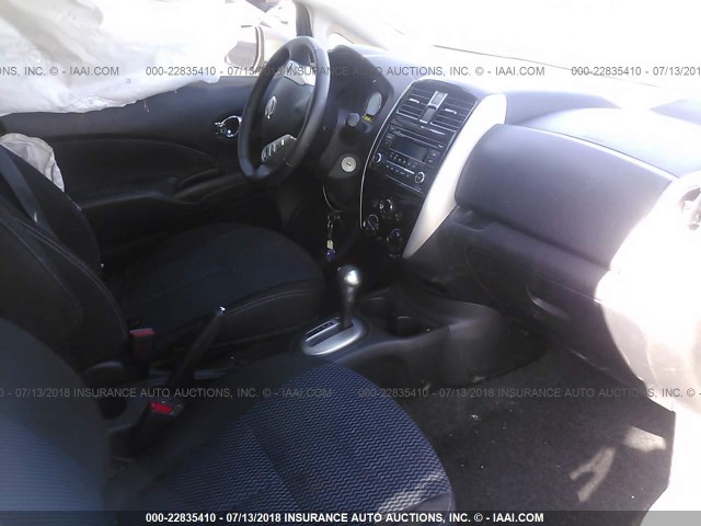3N1CE2CP5FL387629 - 2015 NISSAN VERSA NOTE S/S PLUS/SV/SL/SR SILVER photo 5