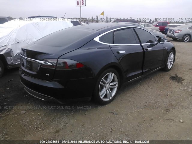 5YJSA1H16EFP49452 - 2014 TESLA MODEL S Մուգ կապույտ լուսանկար 4