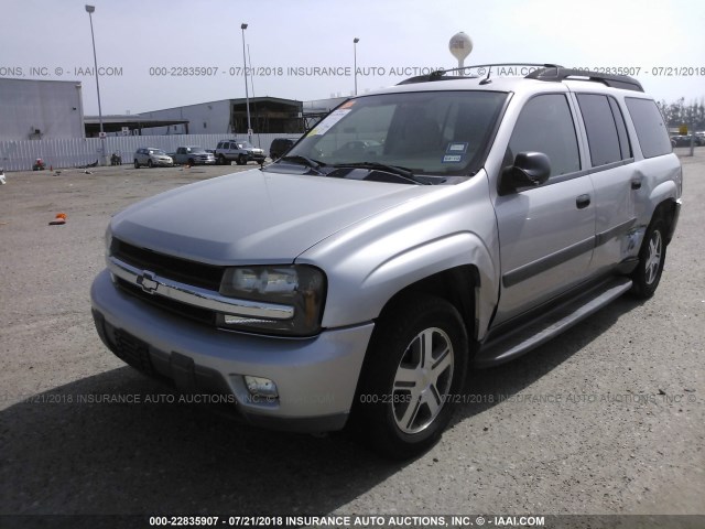 1GNES16S456120331 - 2005 CHEVROLET TRAILBLAZER EXT LS/EXT LT SILVER photo 2