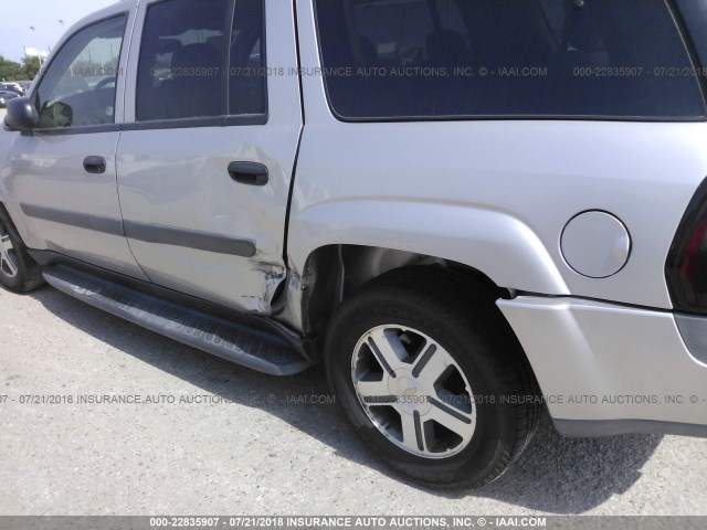 1GNES16S456120331 - 2005 CHEVROLET TRAILBLAZER EXT LS/EXT LT SILVER photo 6