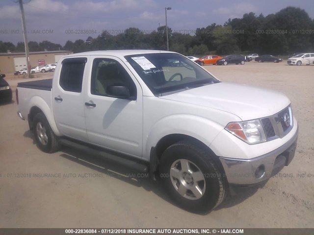 1N6AD07W96C471880 - 2006 NISSAN FRONTIER CREW CAB LE/SE/OFF ROAD WHITE photo 1