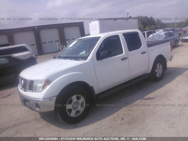 1N6AD07W96C471880 - 2006 NISSAN FRONTIER CREW CAB LE/SE/OFF ROAD WHITE photo 2