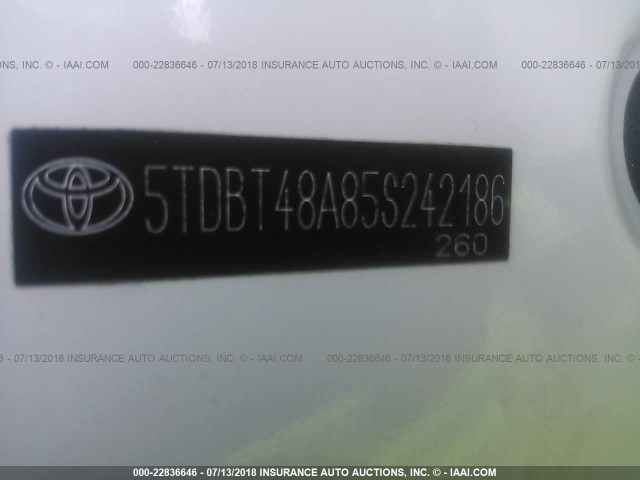 5TDBT48A85S242186 - 2005 TOYOTA SEQUOIA LIMITED WHITE photo 9