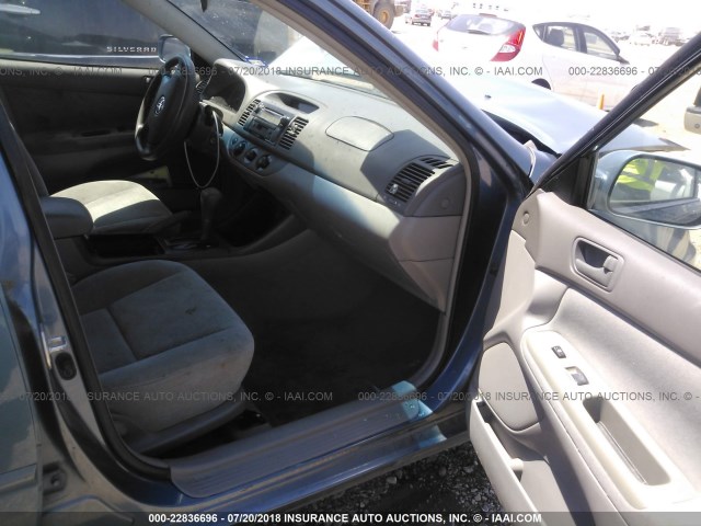 4T1BE32KX3U701714 - 2003 TOYOTA CAMRY LE/XLE/SE 蓝色 照片 5