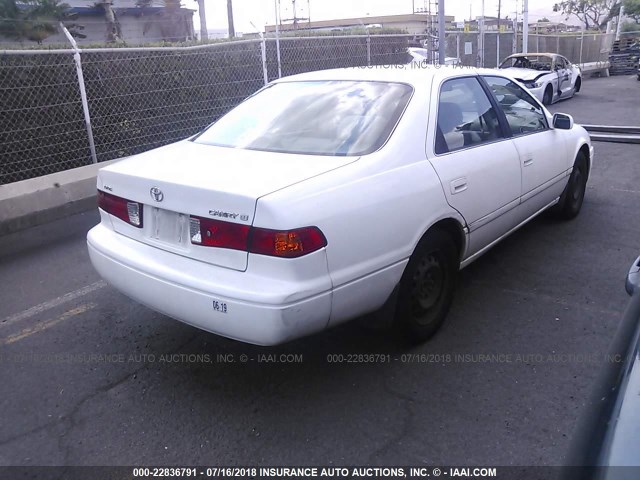 JT2BG22K1Y0502759 - 2000 TOYOTA CAMRY CE/LE/XLE WHITE photo 4