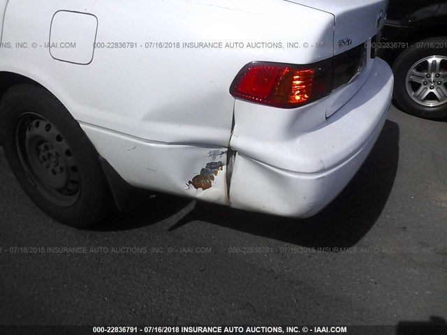 JT2BG22K1Y0502759 - 2000 TOYOTA CAMRY CE/LE/XLE WHITE photo 6