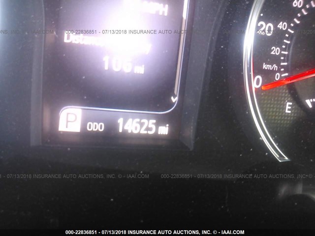 4T1BF1FK0HU316066 - 2017 TOYOTA CAMRY LE/XLE/SE/XSE WHITE photo 7