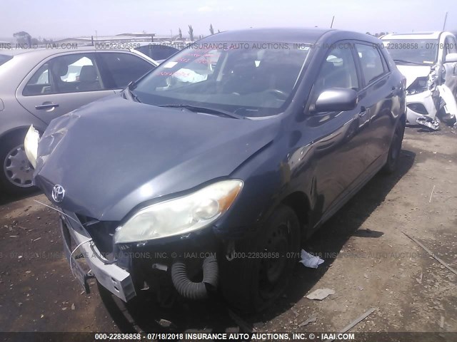 2T1KU40E99C040452 - 2009 TOYOTA COROLLA MATRIX  GRAY photo 2