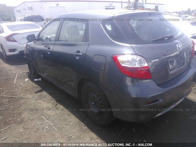 2T1KU40E99C040452 - 2009 TOYOTA COROLLA MATRIX  GRAY photo 3
