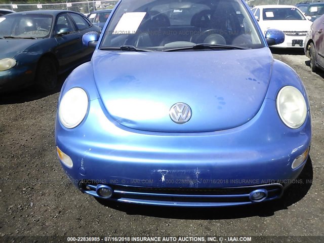 3VWDC21C11M411769 - 2001 VOLKSWAGEN NEW BEETLE GLX 蓝色 照片 6