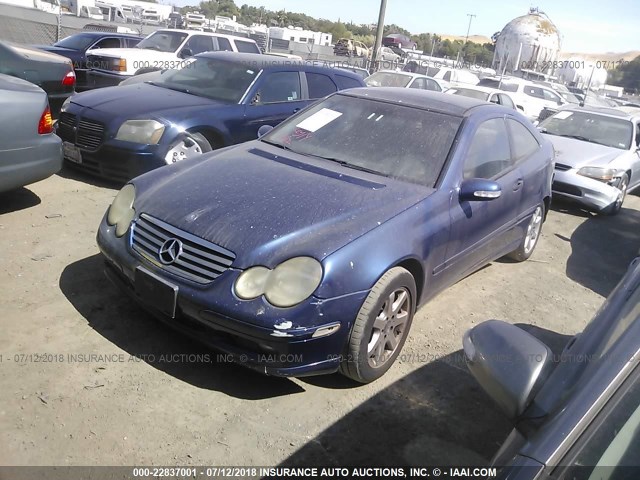 WDBRN47J42A239402 - 2002 MERCEDES-BENZ C 230K SPORT COUPE BLUE photo 2