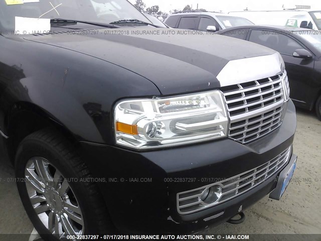 5LMFU27518LJ02910 - 2008 LINCOLN NAVIGATOR 黑色 照片 6