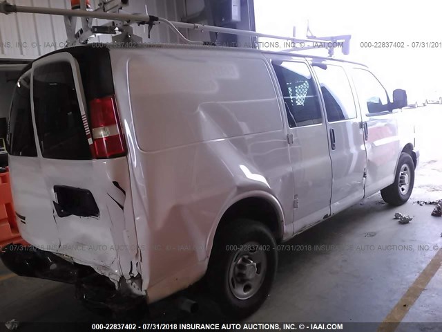 1GCWGFCA7C1199687 - 2012 CHEVROLET EXPRESS G2500  WHITE photo 4