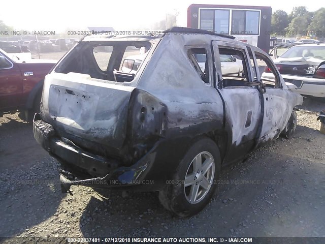 1J8FF47W27D261085 - 2007 JEEP COMPASS BLACK photo 4