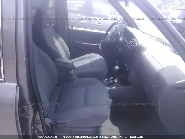 KNDJB723225135646 - 2002 KIA SPORTAGE GRAY photo 5