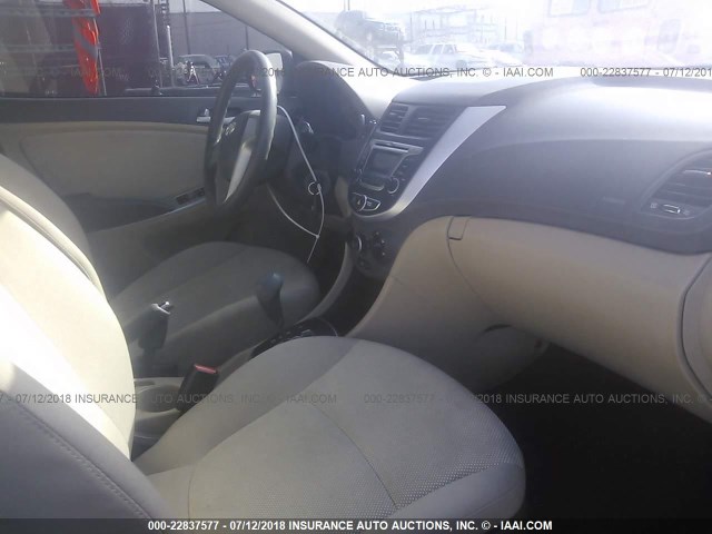 KMHCT4AE0EU708055 - 2014 HYUNDAI ACCENT GLS/GS BROWN photo 5