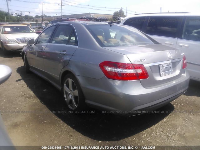 WDDHF8HB3AA058613 - 2010 MERCEDES-BENZ E 350 4MATIC 银色 照片 3