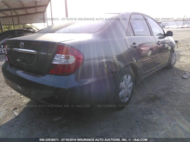 JTDBE32K040252959 - 2004 TOYOTA CAMRY LE/XLE BLUE photo 4