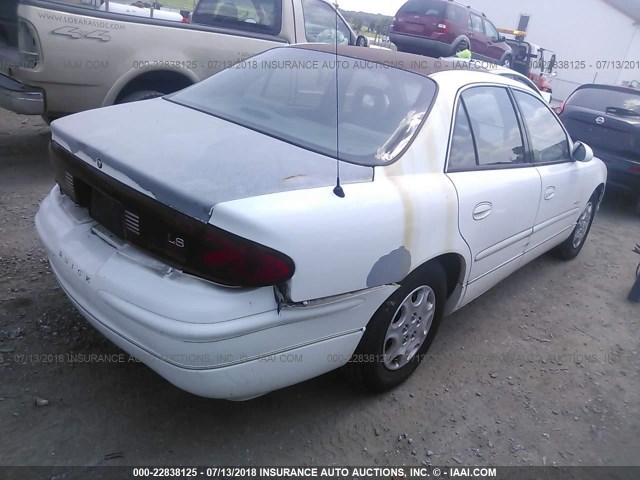 2G4WB52K8W1485061 - 1998 BUICK REGAL LS WHITE photo 4