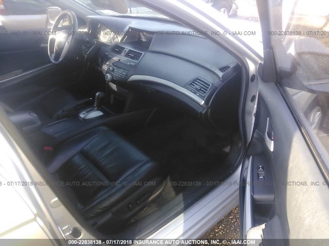 1HGCP36868A002821 - 2008 HONDA ACCORD EXL SILVER photo 5