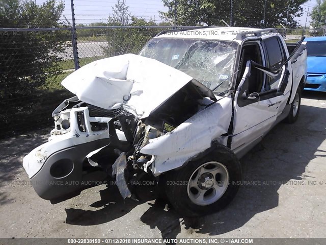 1FMZU67E62UD06370 - 2002 FORD EXPLORER SPORT TR  WHITE photo 2