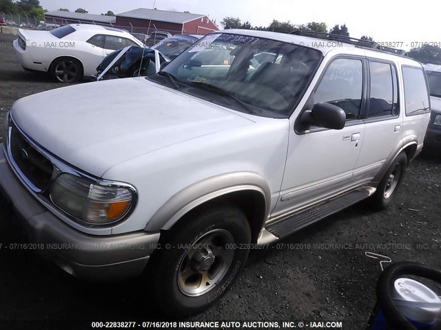 1FMDU74E7YZA59876 - 2000 FORD EXPLORER EDDIE BAUER WHITE photo 2