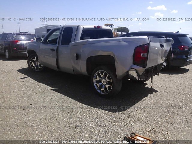 1GTEC19XX8Z137604 - 2008 GMC SIERRA C1500 SILVER photo 3