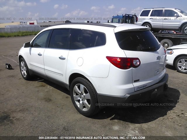 1GNLRHED6AS124817 - 2010 CHEVROLET TRAVERSE LTZ WHITE photo 3