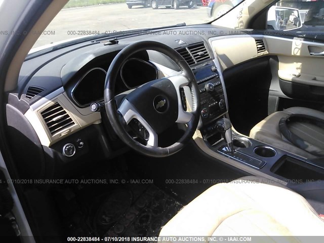 1GNLRHED6AS124817 - 2010 CHEVROLET TRAVERSE LTZ WHITE photo 5