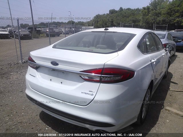 3FA6P0LU2HR238471 - 2017 FORD FUSION SE HYBRID WHITE photo 4