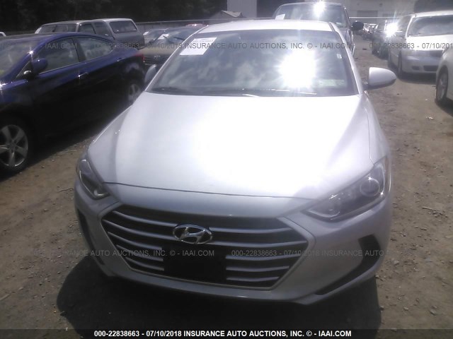 5NPD84LF3JH222165 - 2018 HYUNDAI ELANTRA SEL/VALUE/LIMITED SILVER photo 6