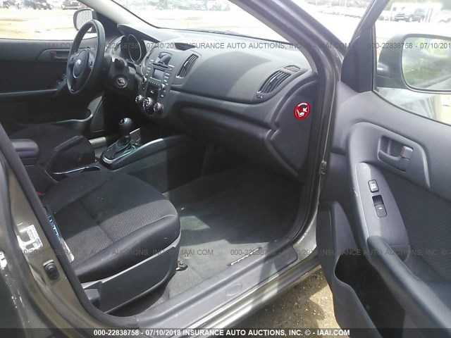 KNAFU4A20C5557596 - 2012 KIA FORTE EX GRAY photo 5