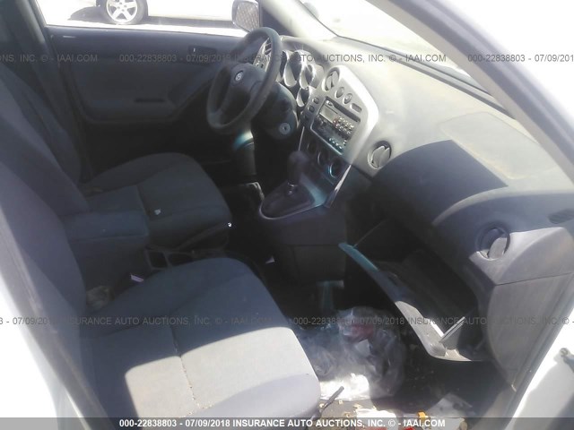 2T1KR32E13C043779 - 2003 TOYOTA COROLLA MATRIX XR WHITE photo 5
