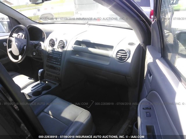 1FMZK02176GA51921 - 2006 FORD FREESTYLE SEL BLACK photo 5