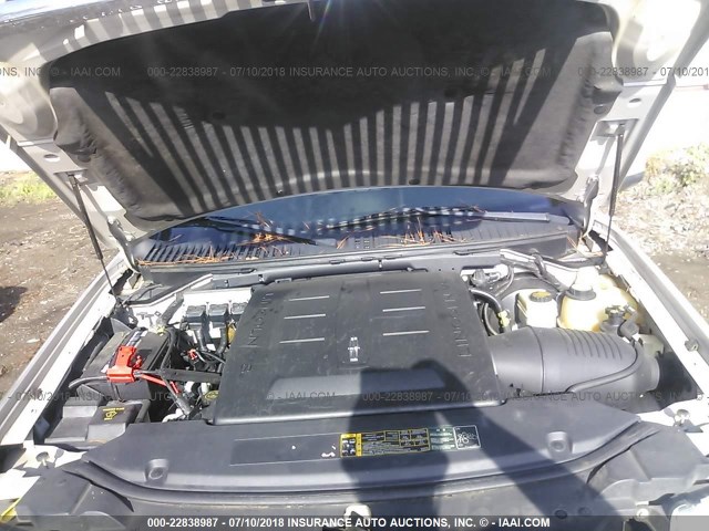 5LMFU27596LJ15773 - 2006 LINCOLN NAVIGATOR SILVER photo 10