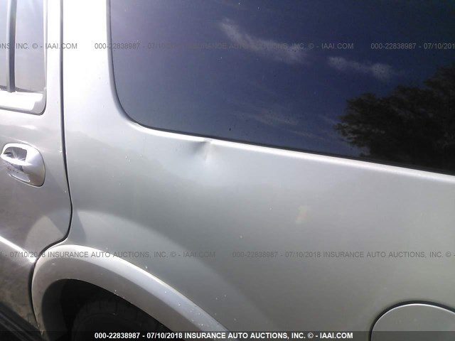 5LMFU27596LJ15773 - 2006 LINCOLN NAVIGATOR SILVER photo 6