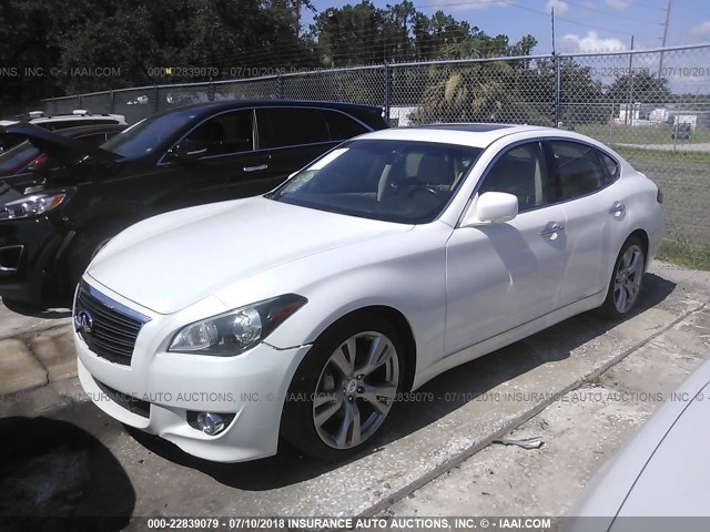 JN1AY1AP8BM520055 - 2011 INFINITI M56 WHITE photo 2