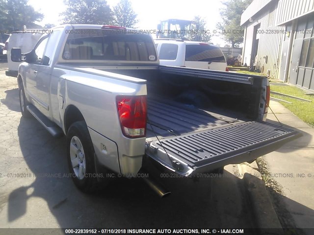 1N6AA06BX4N552895 - 2004 NISSAN TITAN XE/SE/LE SILVER photo 3