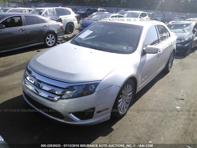 3FADP0L33CR322077 - 2012 FORD FUSION HYBRID SILVER photo 2