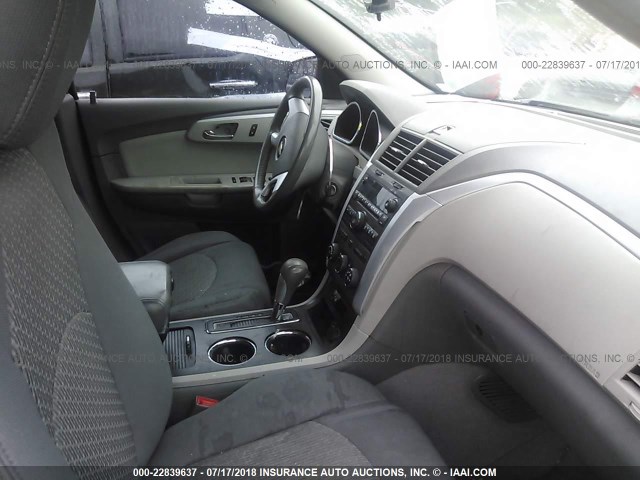 1GNKVGED9BJ160381 - 2011 CHEVROLET TRAVERSE LT MAROON photo 5