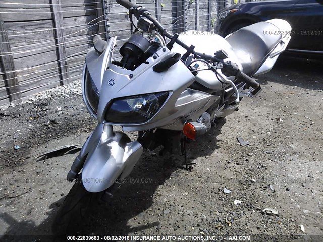 JYARN07E03A007244 - 2003 YAMAHA FZS10 SILVER photo 2