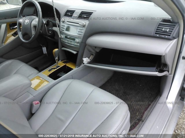 4T1BE46K27U143492 - 2007 TOYOTA CAMRY NEW GENERAT CE/LE/XLE/SE SILVER photo 5