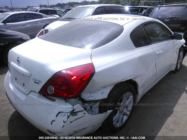 1N4BL24E78C161351 - 2008 NISSAN ALTIMA 3.5SE WHITE photo 4