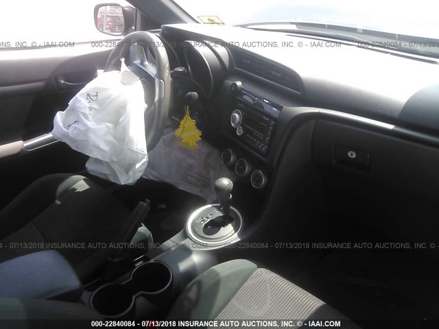 JTKJF5C79B3013624 - 2011 TOYOTA SCION TC 黑色 照片 5