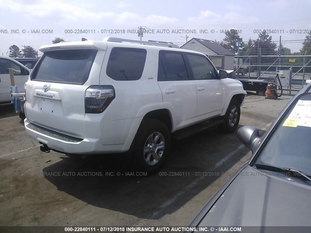 JTEBU5JR9J5550613 - 2018 TOYOTA 4RUNNER SR5 PREM/LTDL/TRAIL/TRD WHITE photo 4