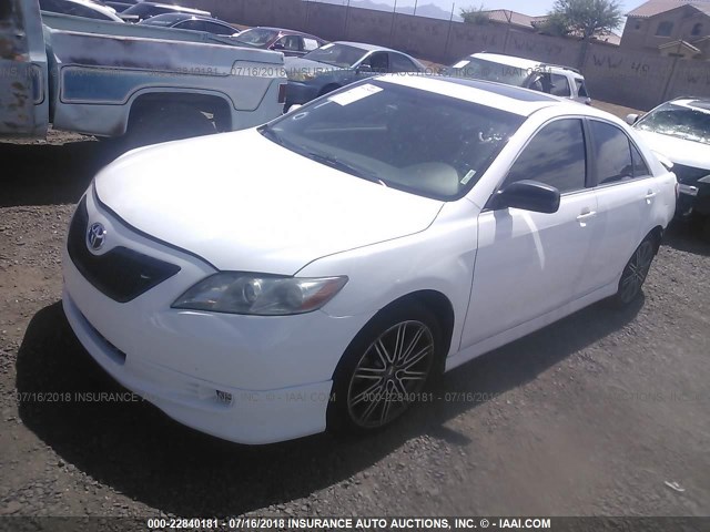 4T1BK46K47U531042 - 2007 TOYOTA CAMRY NEW GENERAT LE/XLE/SE WHITE photo 2