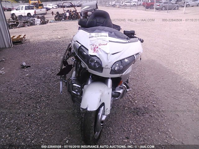 JH2SC68H9CK000706 - 2012 HONDA GL1800 WHITE photo 5