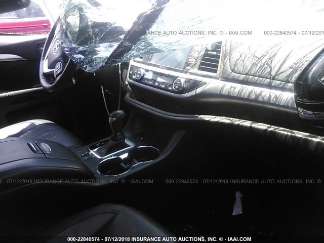 5TDKKRFHXFS076142 - 2015 TOYOTA HIGHLANDER XLE თეთრი ფოტო 5