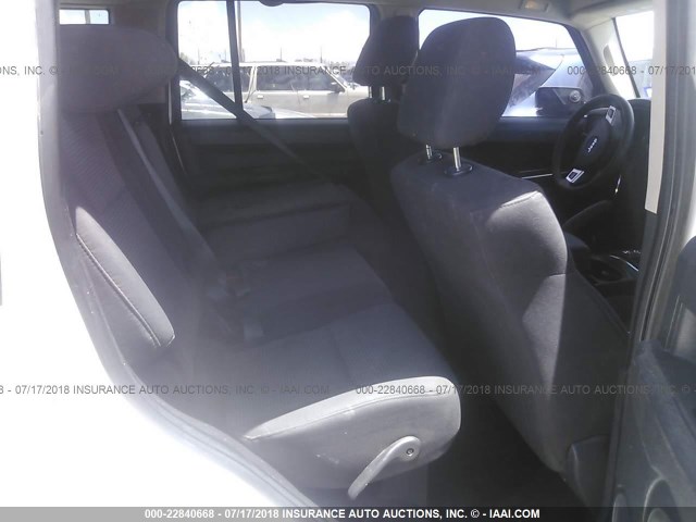 1J8HG48K98C205637 - 2008 JEEP COMMANDER SPORT Weiß Foto 8