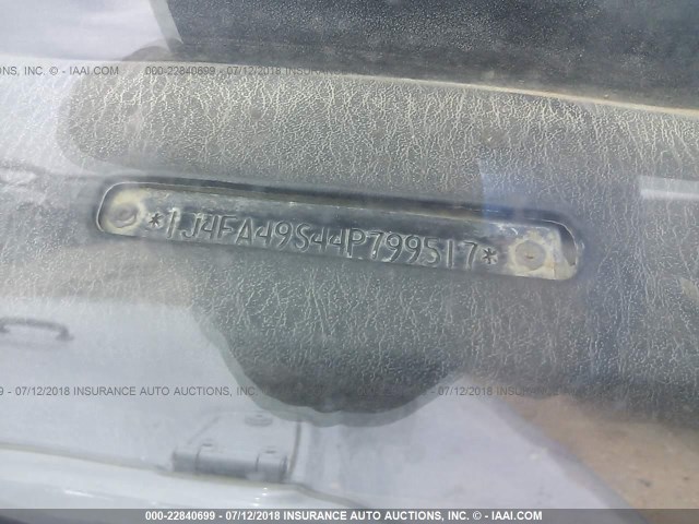 1J4FA49S44P799517 - 2004 JEEP WRANGLER / TJ SPORT SILVER photo 9